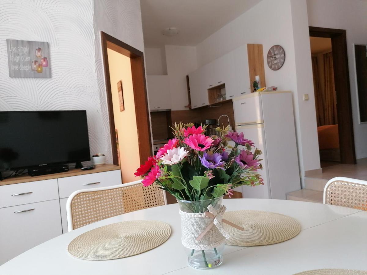 Apartments Elinor Budjaka Süzebolu Dış mekan fotoğraf