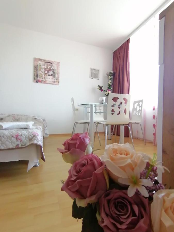 Apartments Elinor Budjaka Süzebolu Dış mekan fotoğraf